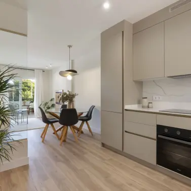 Продажа апартаментов на среднем этаже в Carvajal