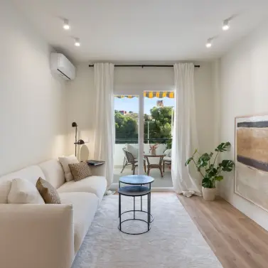 Продажа апартаментов на среднем этаже в Carvajal