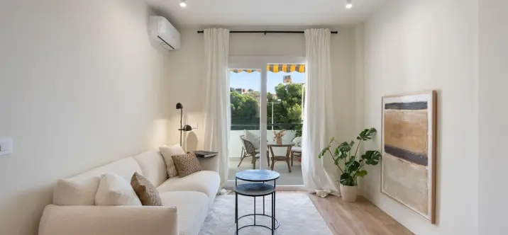 Продажа апартаментов на среднем этаже в Carvajal 1