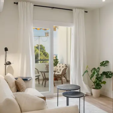 Продажа апартаментов на среднем этаже в Carvajal