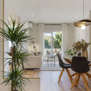 Продажа апартаментов на среднем этаже в Carvajal