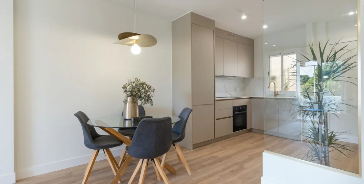 Продажа апартаментов на среднем этаже в Carvajal 7