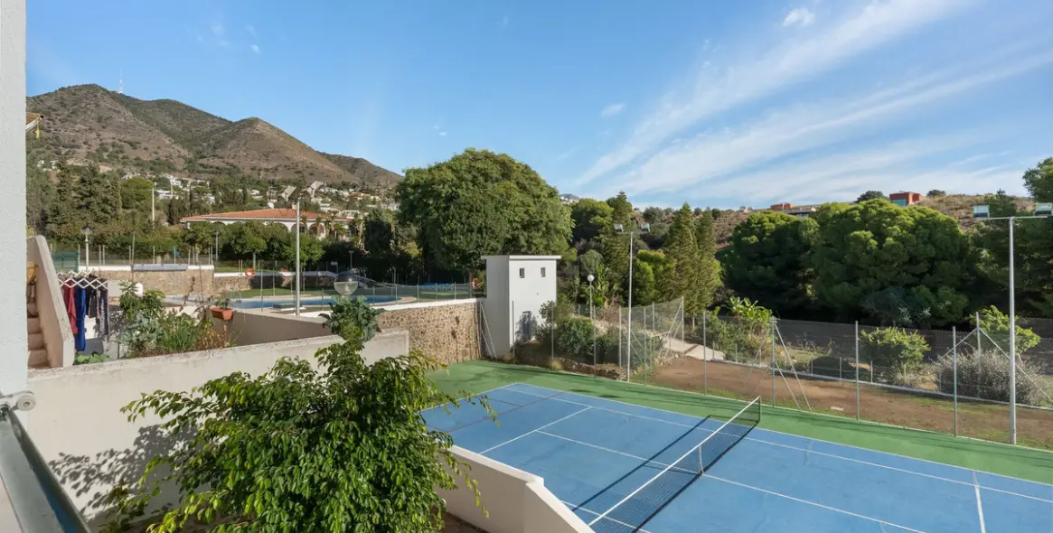 Продажа апартаментов на среднем этаже в Carvajal 18