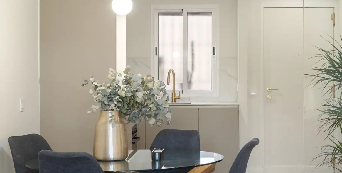 Продажа апартаментов на среднем этаже в Carvajal 20