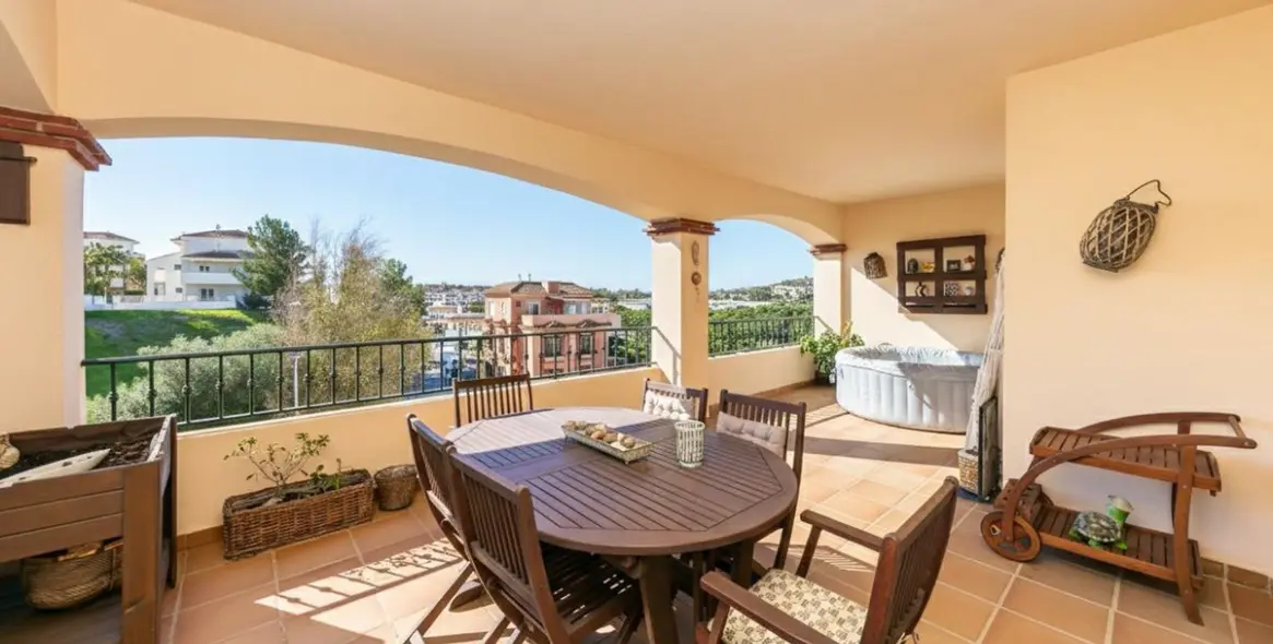Sale of ground floor apartment in La Cala Hills 1