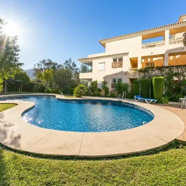 Sale of ground floor apartment in La Cala Hills