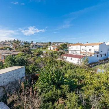 Продажа  отдельно стоящей виллы в Alhaurín de la Torre