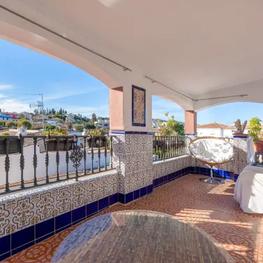 Продажа  отдельно стоящей виллы в Alhaurín de la Torre