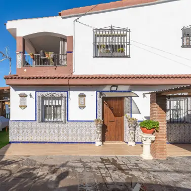 Продажа  отдельно стоящей виллы в Alhaurín de la Torre