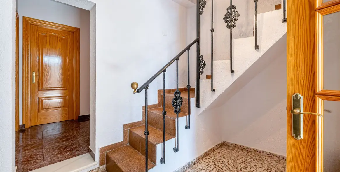 Продажа  отдельно стоящей виллы в Alhaurín de la Torre 17