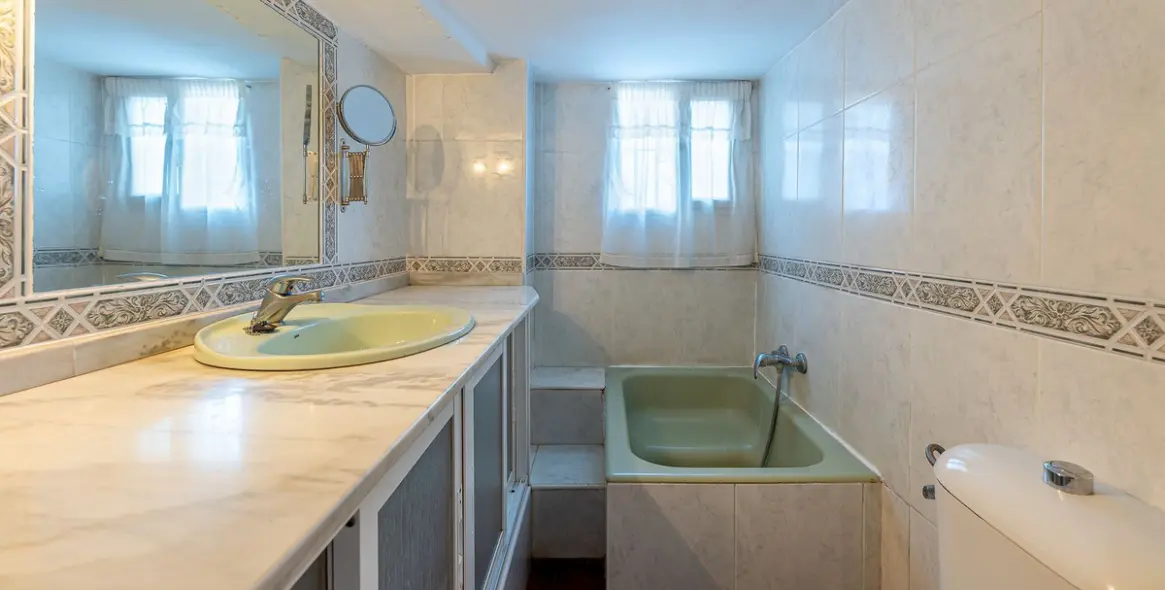 Продажа  отдельно стоящей виллы в Alhaurín de la Torre 26