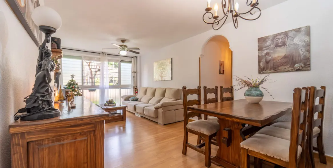 Sale of ground floor apartment in Las Lagunas 1