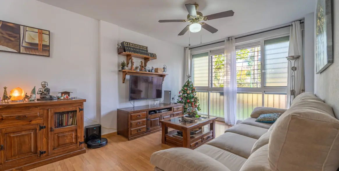 Sale of ground floor apartment in Las Lagunas 2