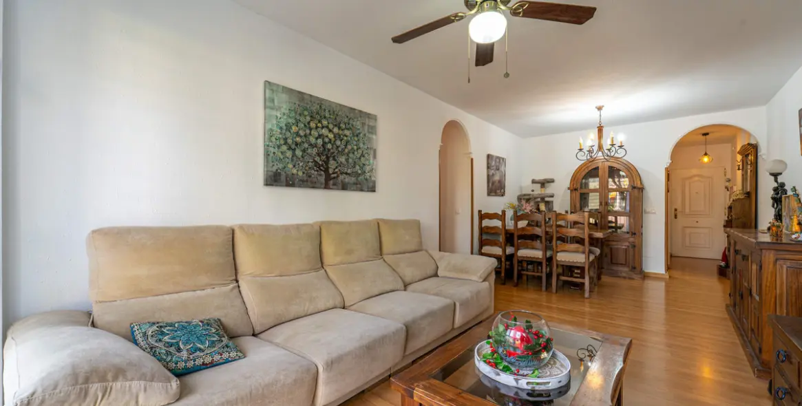 Sale of ground floor apartment in Las Lagunas 3