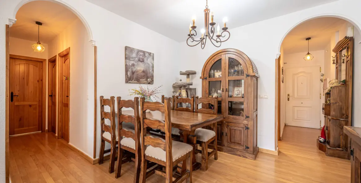 Sale of ground floor apartment in Las Lagunas 5