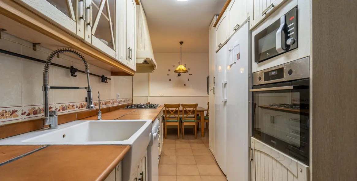 Sale of ground floor apartment in Las Lagunas 8