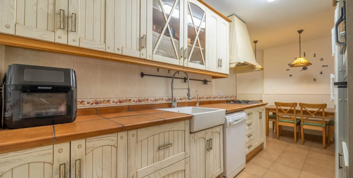 Sale of ground floor apartment in Las Lagunas 9