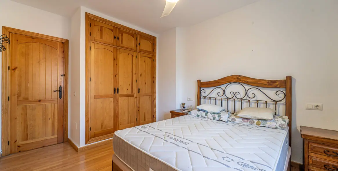 Sale of ground floor apartment in Las Lagunas 14