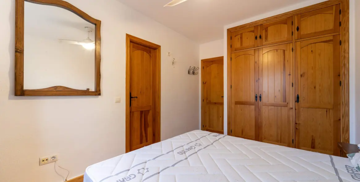 Sale of ground floor apartment in Las Lagunas 16