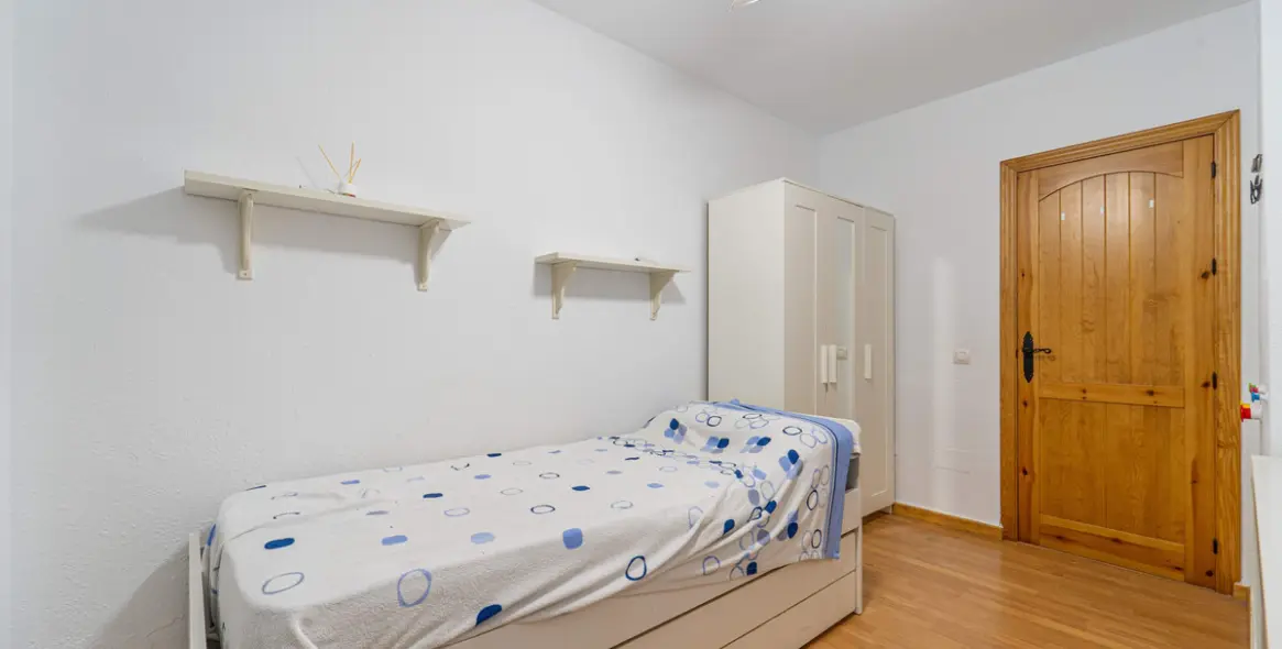 Sale of ground floor apartment in Las Lagunas 17