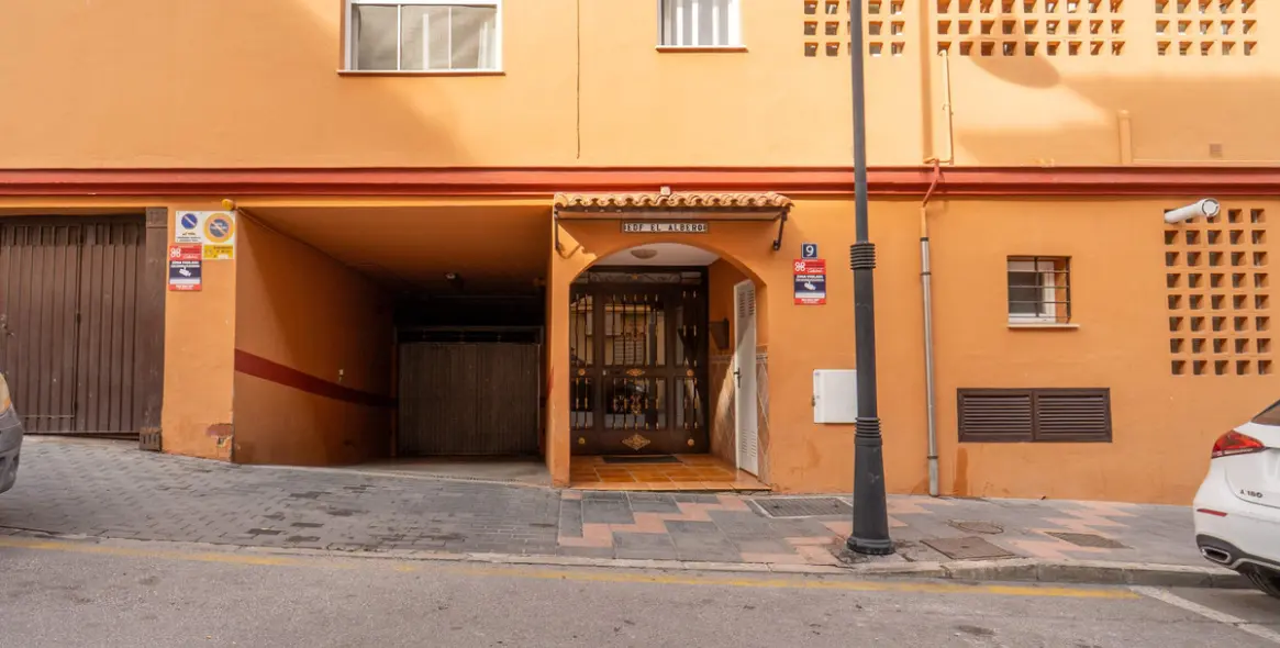 Sale of ground floor apartment in Las Lagunas 25