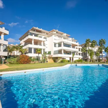 Sale of middle floor apartment in La Cala Hills