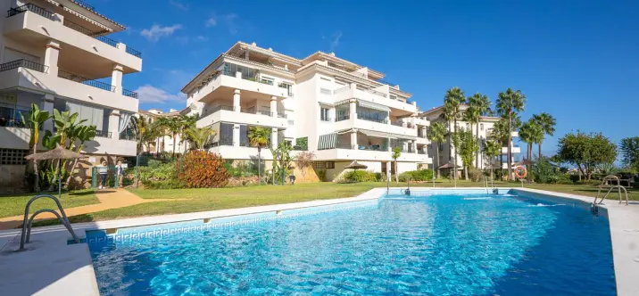 Sale of middle floor apartment in La Cala Hills 0
