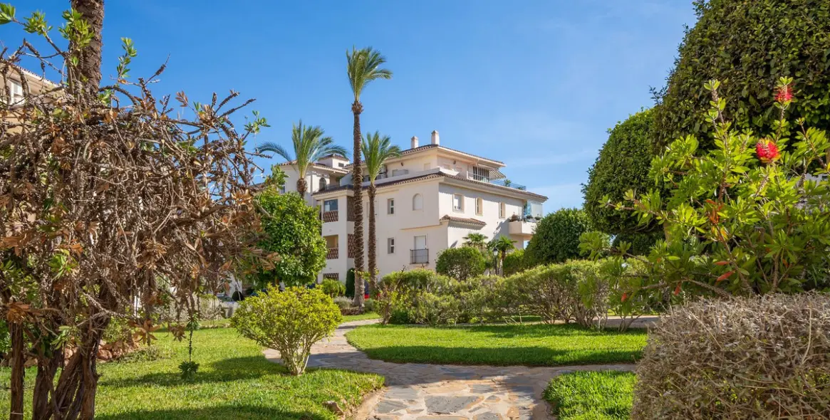 Sale of middle floor apartment in La Cala Hills 4