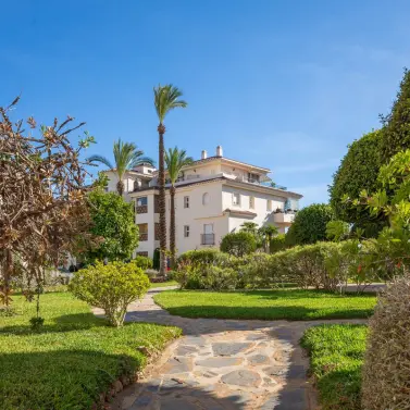 Sale of middle floor apartment in La Cala Hills