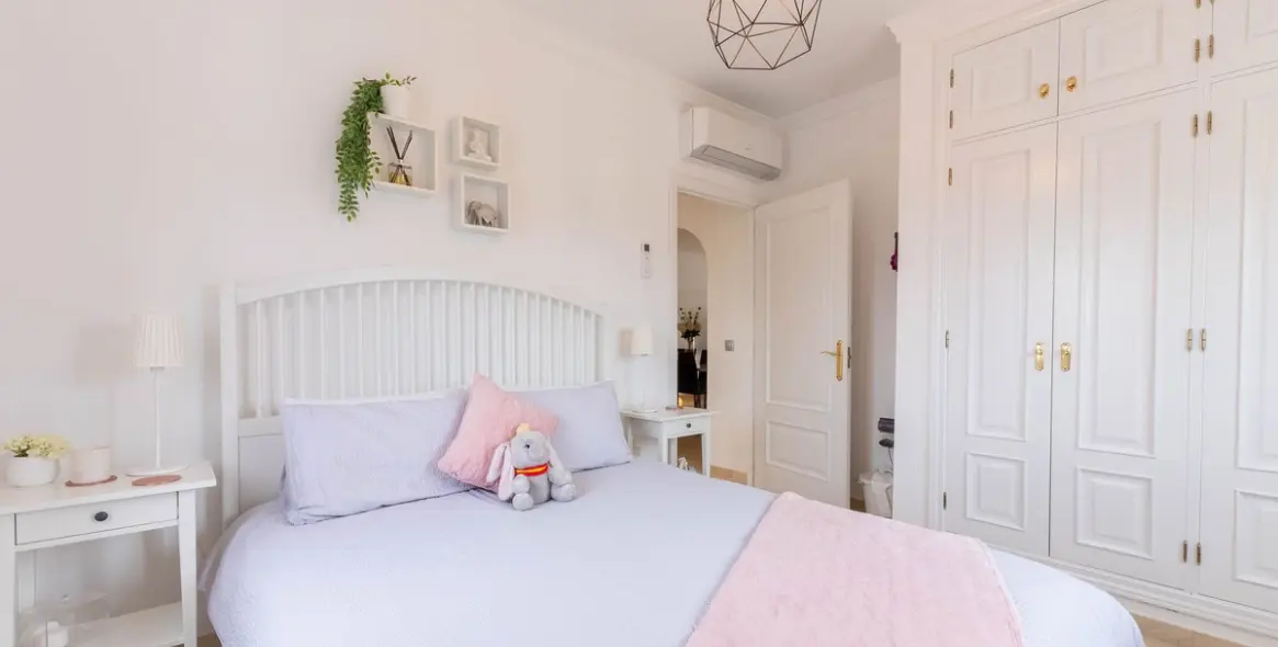 Sale of middle floor apartment in La Cala Hills 6