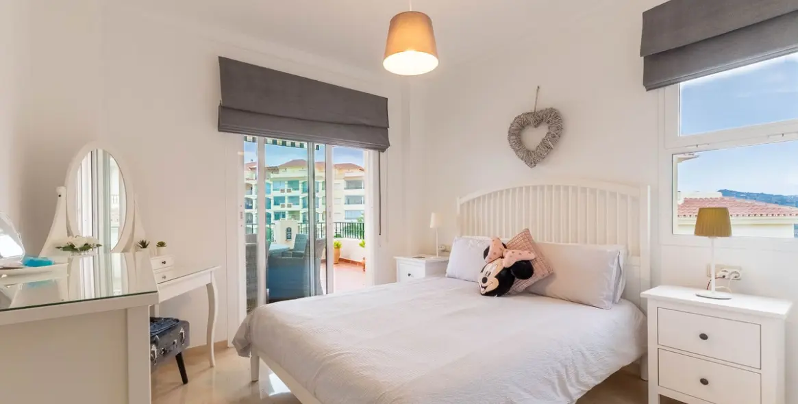 Sale of middle floor apartment in La Cala Hills 7