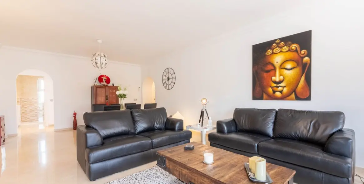 Sale of middle floor apartment in La Cala Hills 13