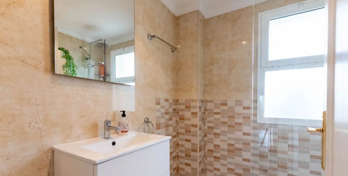 Sale of middle floor apartment in La Cala Hills 17