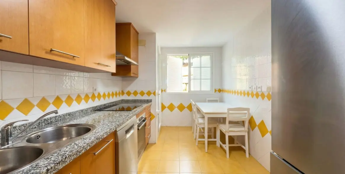 Продажа апартаментов на первом этаже в Río Real 7