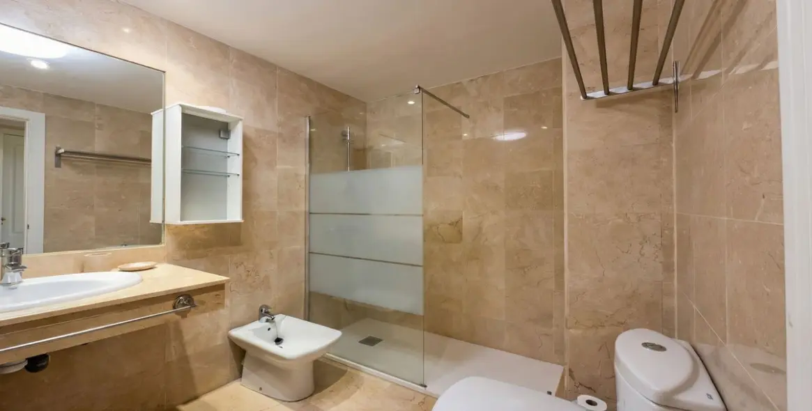 Продажа апартаментов на первом этаже в Río Real 8