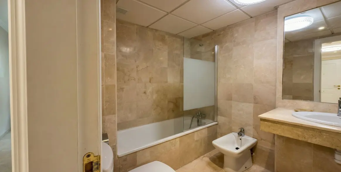 Продажа апартаментов на первом этаже в Río Real 9