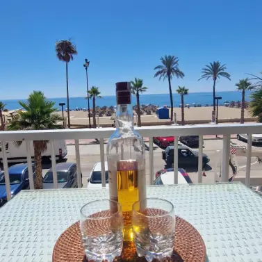 Sale of middle floor apartment in Fuengirola