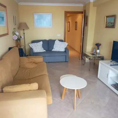 Sale of middle floor apartment in Fuengirola