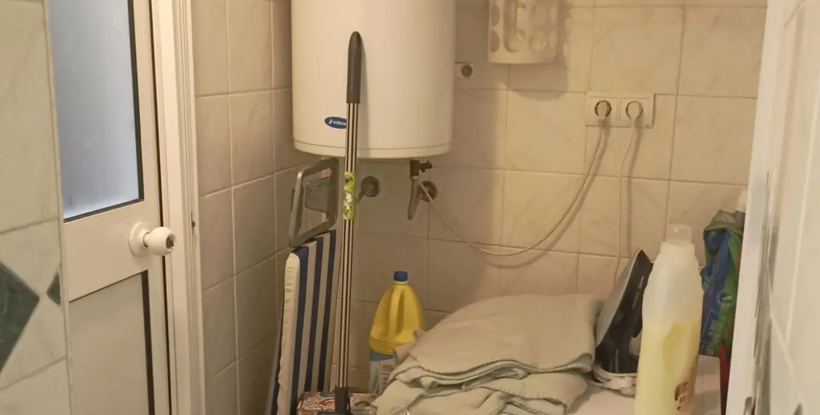 Sale of middle floor apartment in Fuengirola 15