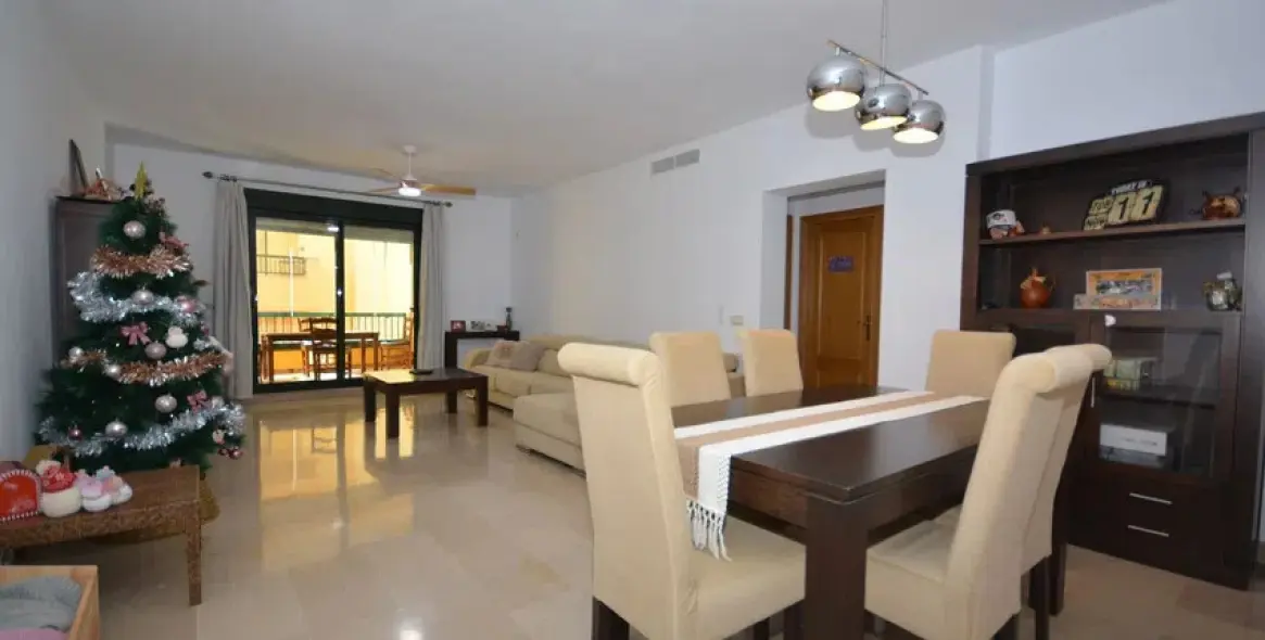 Sale of middle floor apartment in San Pedro de Alcántara 1