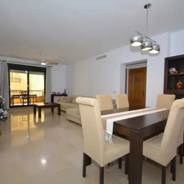 Sale of middle floor apartment in San Pedro de Alcántara