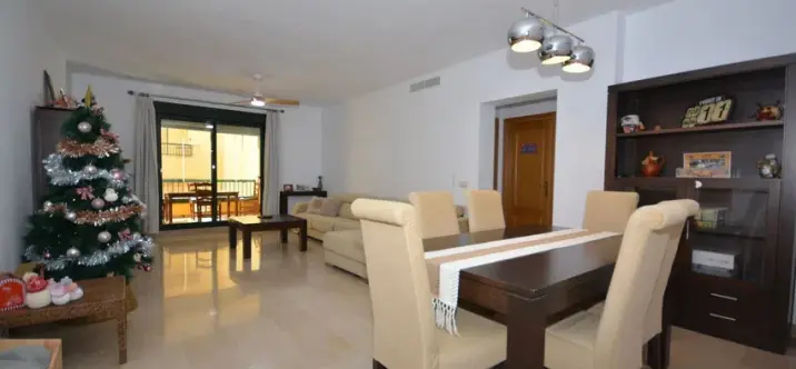 Sale of middle floor apartment in San Pedro de Alcántara 0