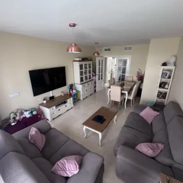 Продажа апартаментов на среднем этаже в Estepona