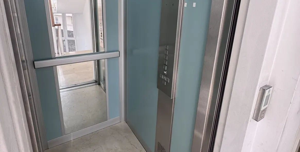 Sale of middle floor apartment in Estepona 14