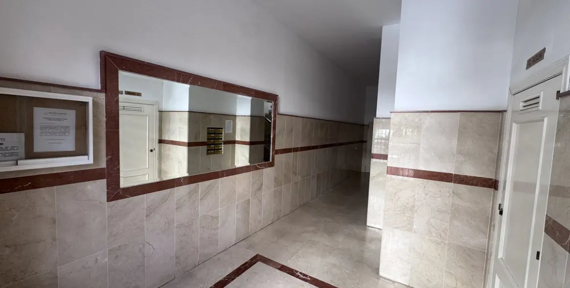 Sale of middle floor apartment in Estepona 15