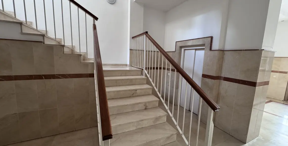 Sale of middle floor apartment in Estepona 16