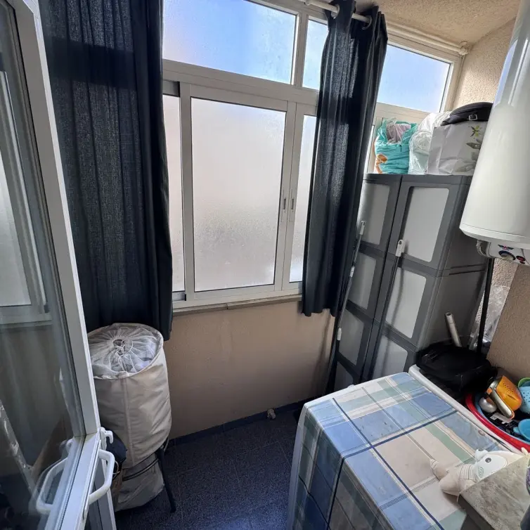 Sale of middle floor apartment in Estepona