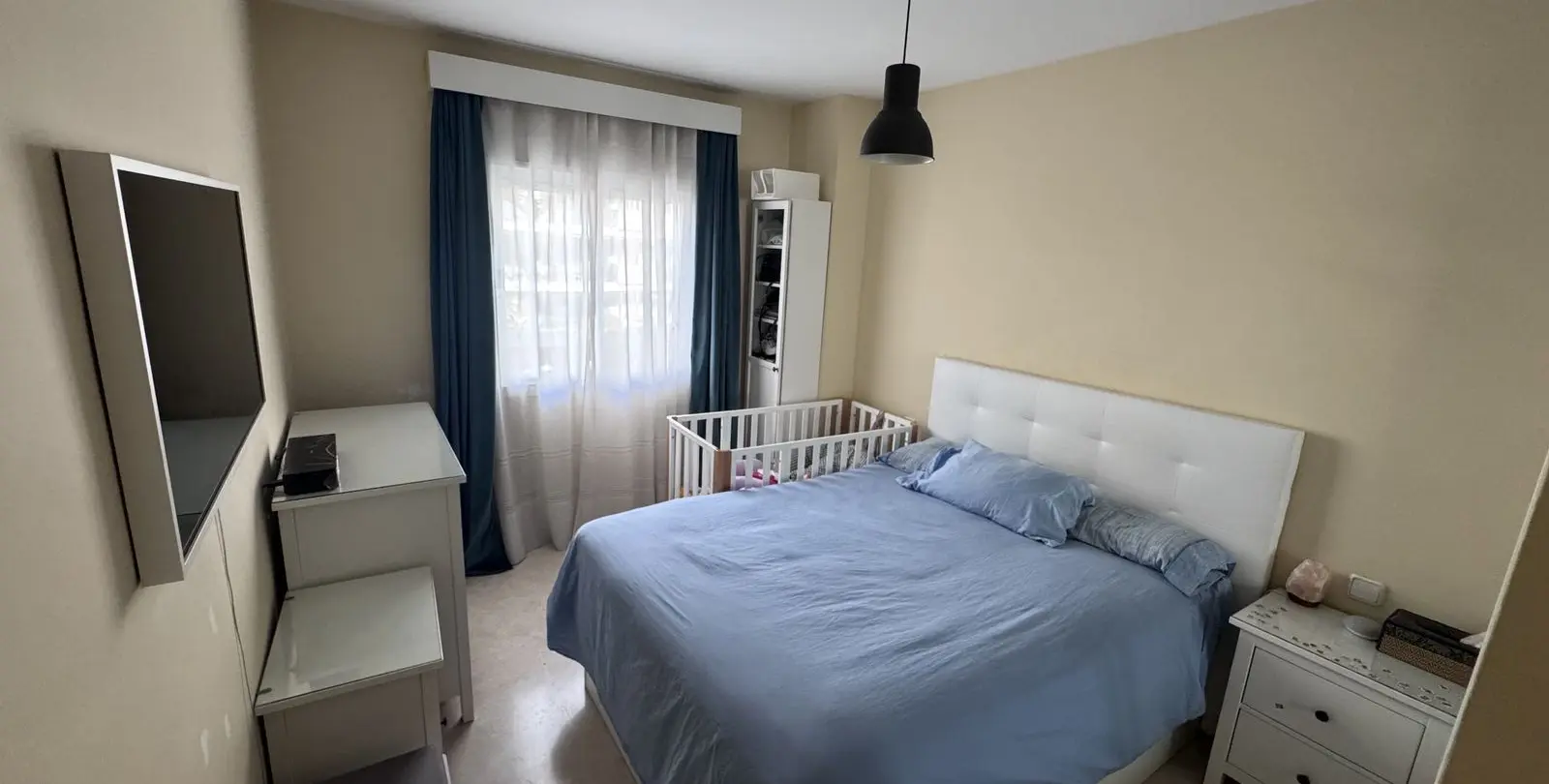 Sale of middle floor apartment in Estepona 10