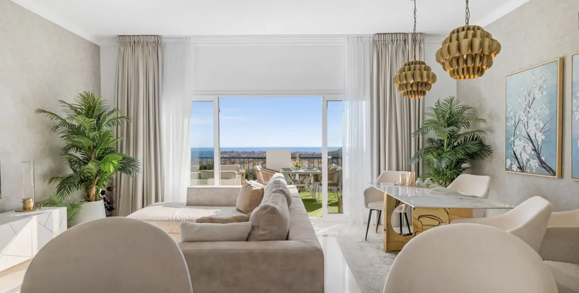 Sale of penthouse duplex in El Paraiso 3