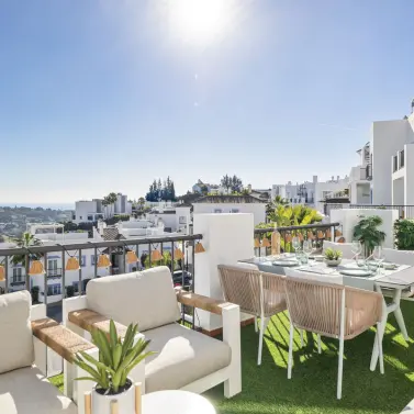 Sale of penthouse duplex in El Paraiso